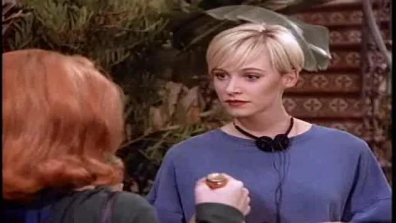 Кадры из сериала Мелроуз Плэйс (1992)