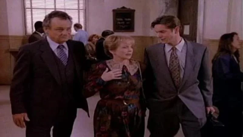 Кадры из сериала Мелроуз Плэйс (1992)